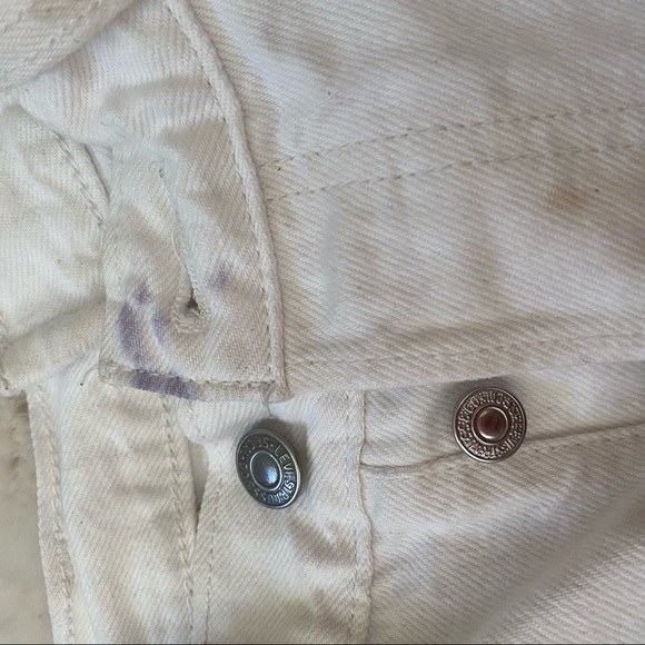 White Levi 501 Shorts - Picture 4 of 6